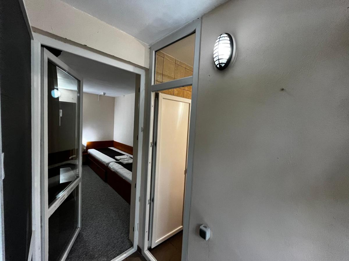 Fagaras Hostel เอโฟริเอนอร์ด ภายนอก รูปภาพ