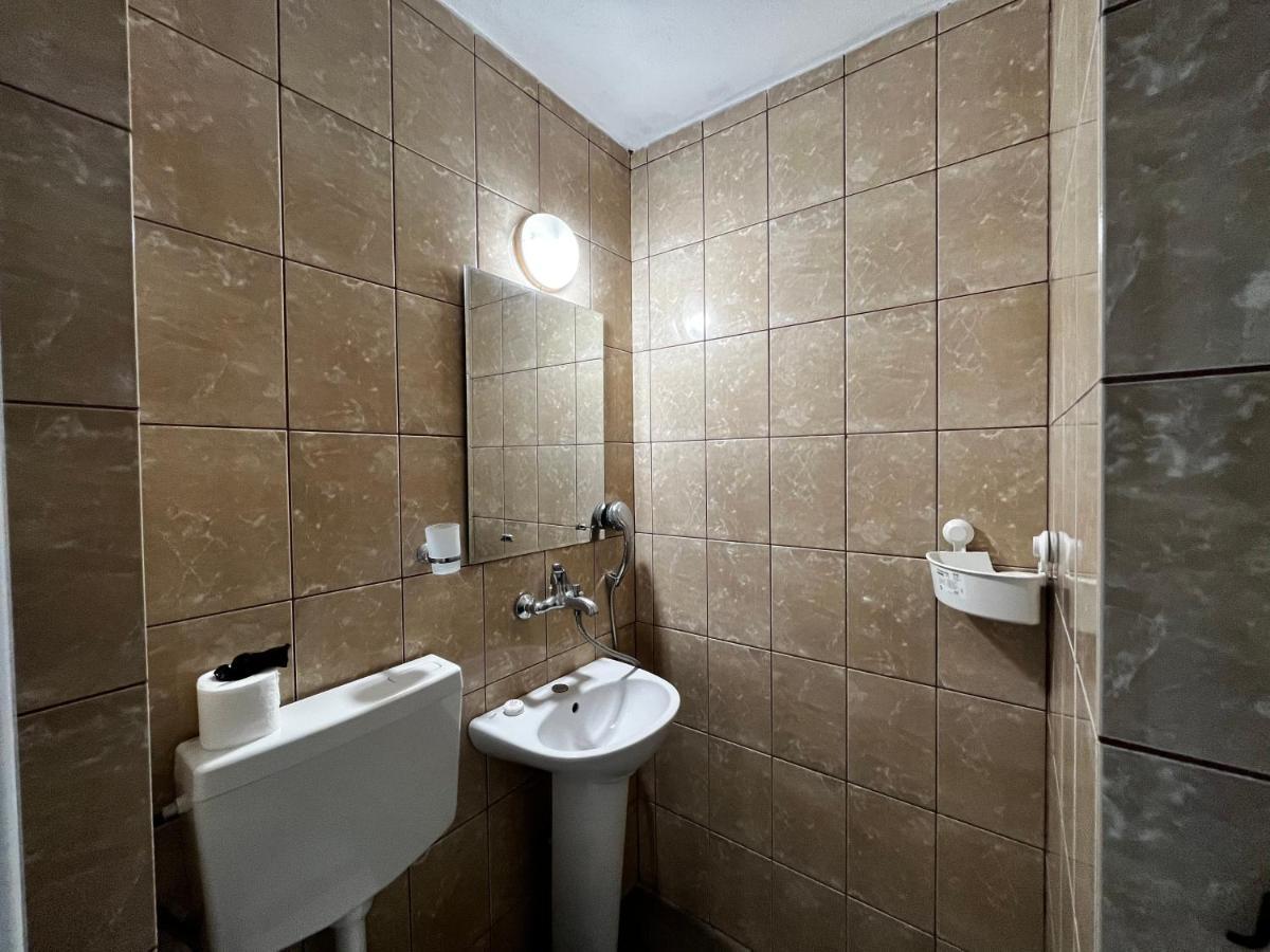 Fagaras Hostel เอโฟริเอนอร์ด ภายนอก รูปภาพ